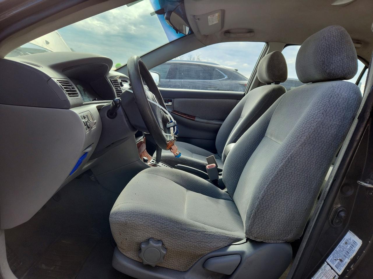 2004 TOYOTA COROLLA CE photo 7