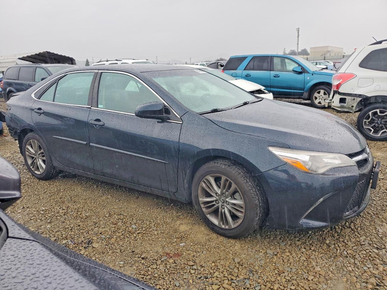 2016 TOYOTA CAMRY LE photo 4