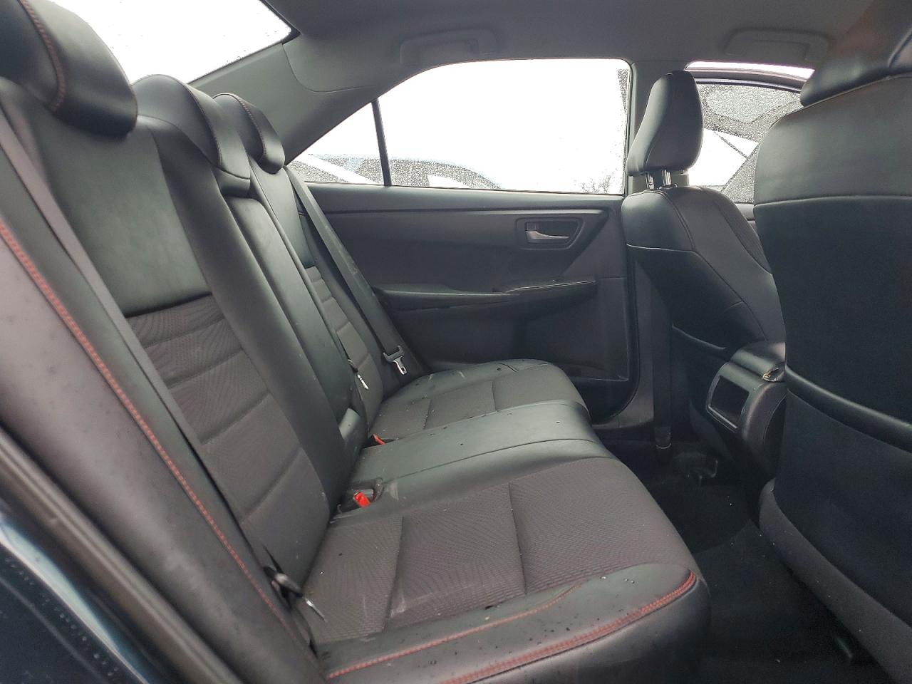 2016 TOYOTA CAMRY LE photo 10