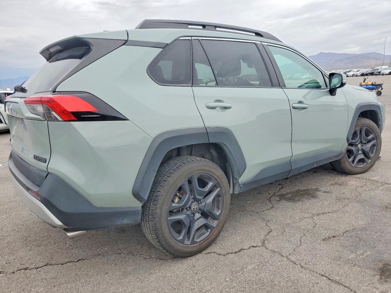 2022 TOYOTA RAV4 ADVENTURE photo 3