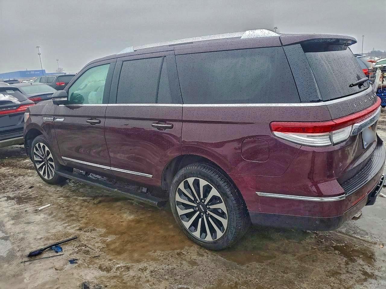 2024 LINCOLN NAVIGATOR RESERVE photo 3
