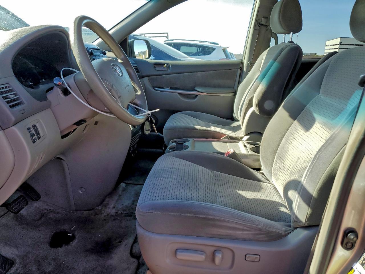 2006 TOYOTA SIENNA CE photo 13
