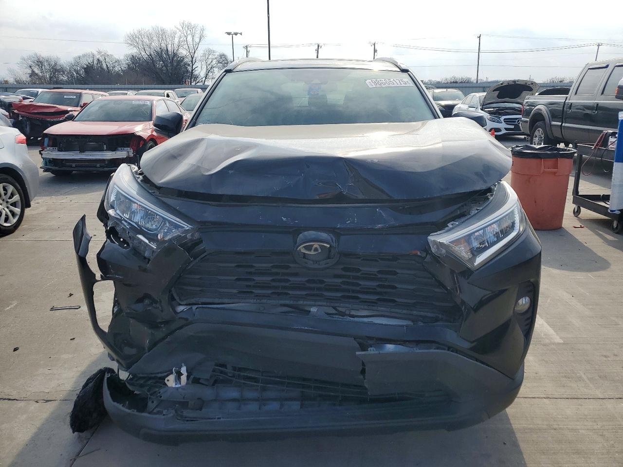 2021 TOYOTA RAV4 XLE PREMIUM photo 9