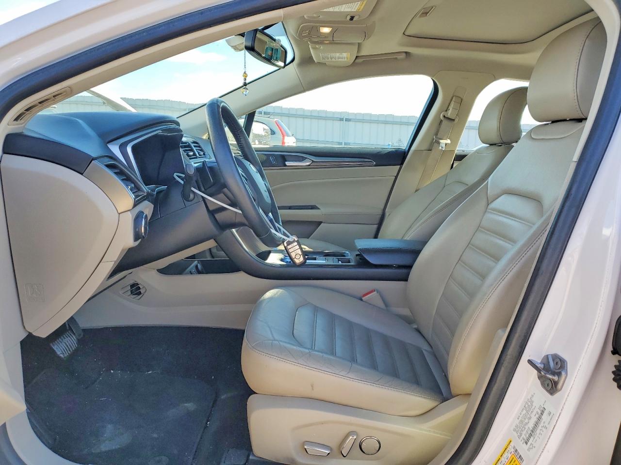 2017 FORD FUSION SE photo 13