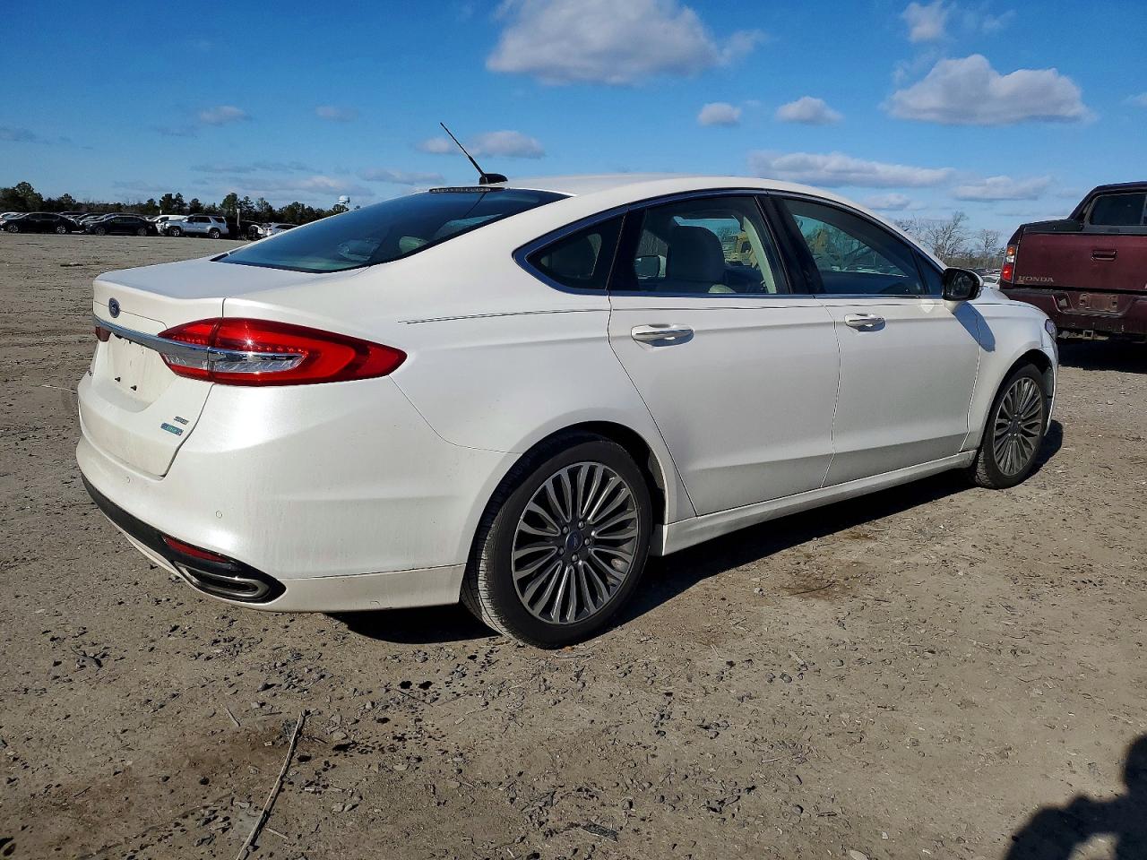 2017 FORD FUSION SE photo 5