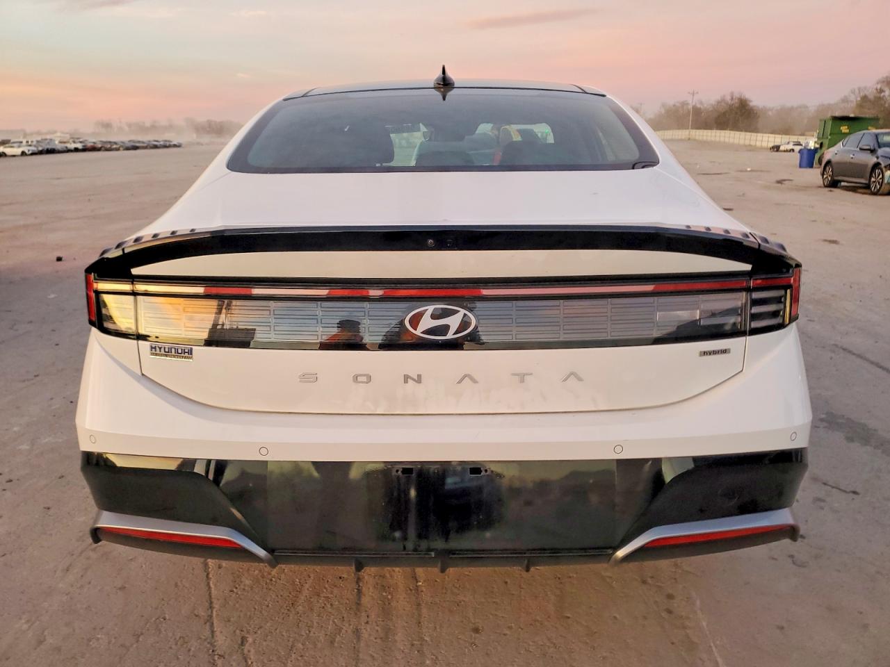 2024 HYUNDAI SONATA HYBRID photo 6
