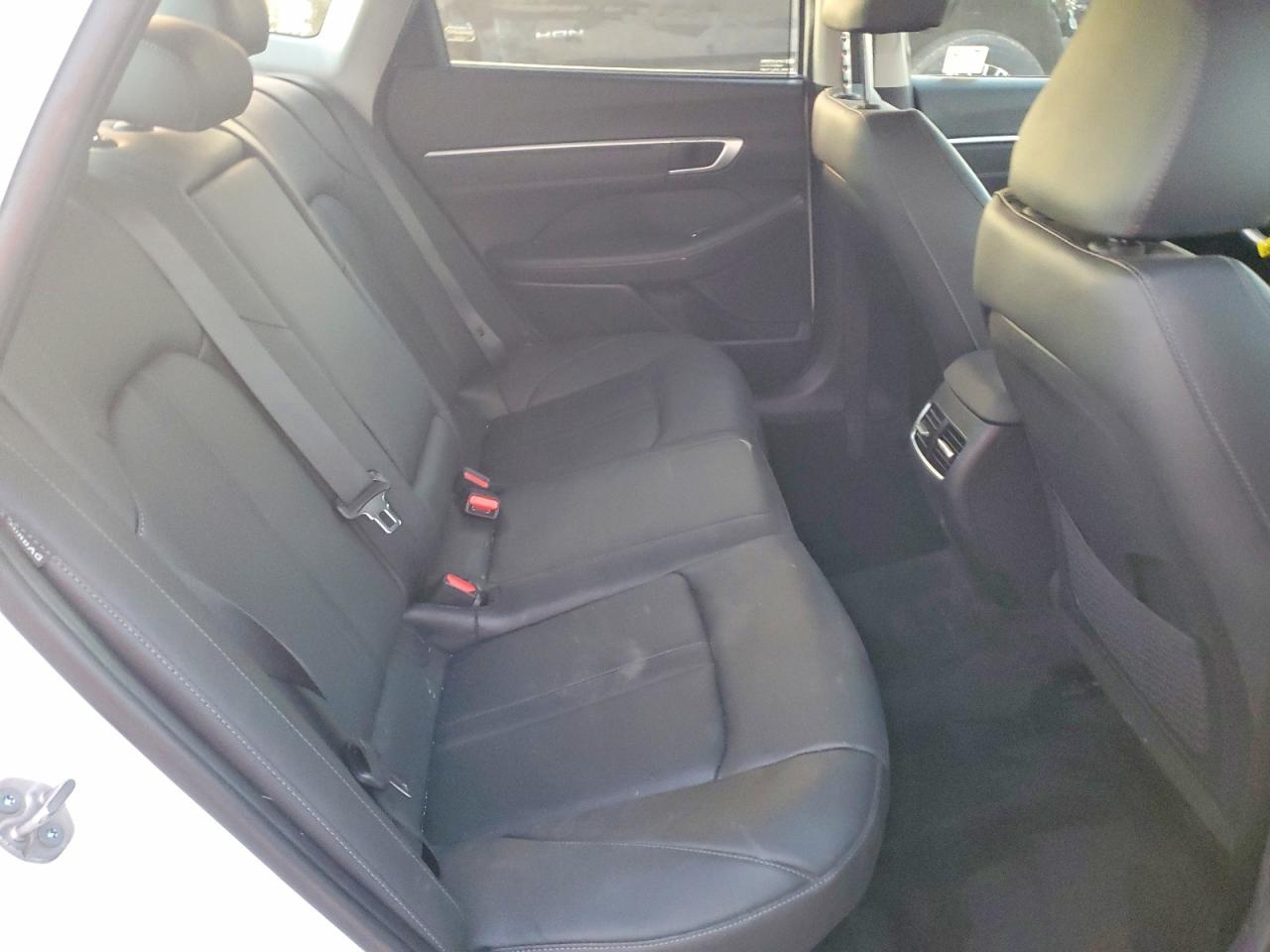 2024 HYUNDAI SONATA HYBRID photo 10