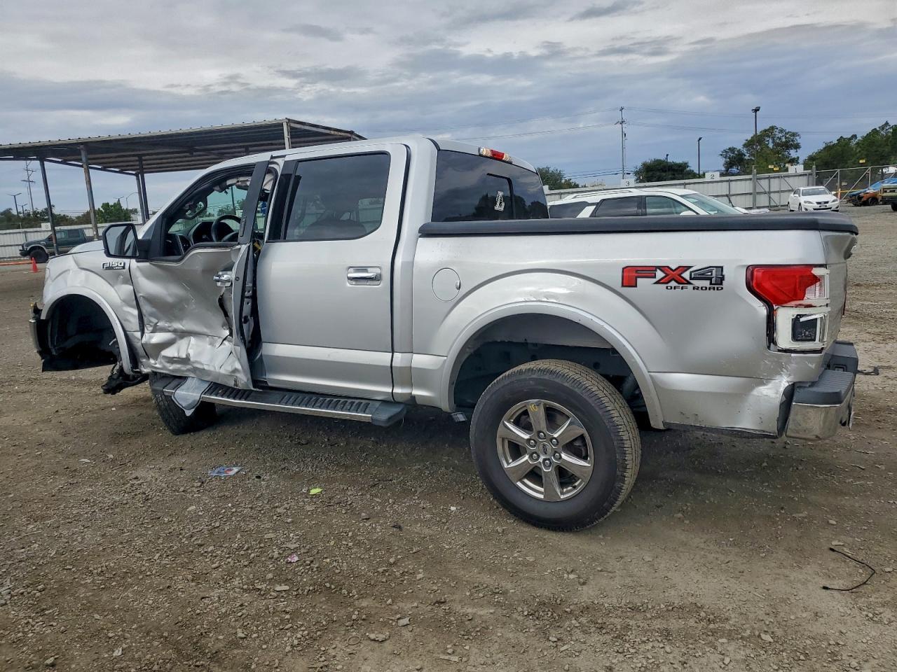 2018 FORD F150 SUPERCREW photo 2