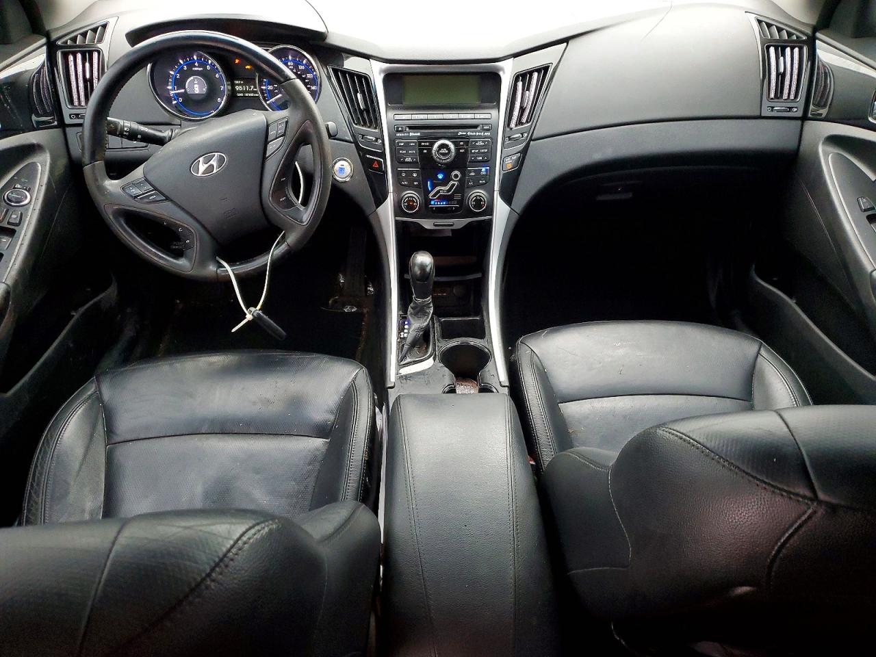 2011 HYUNDAI SONATA SE photo 8