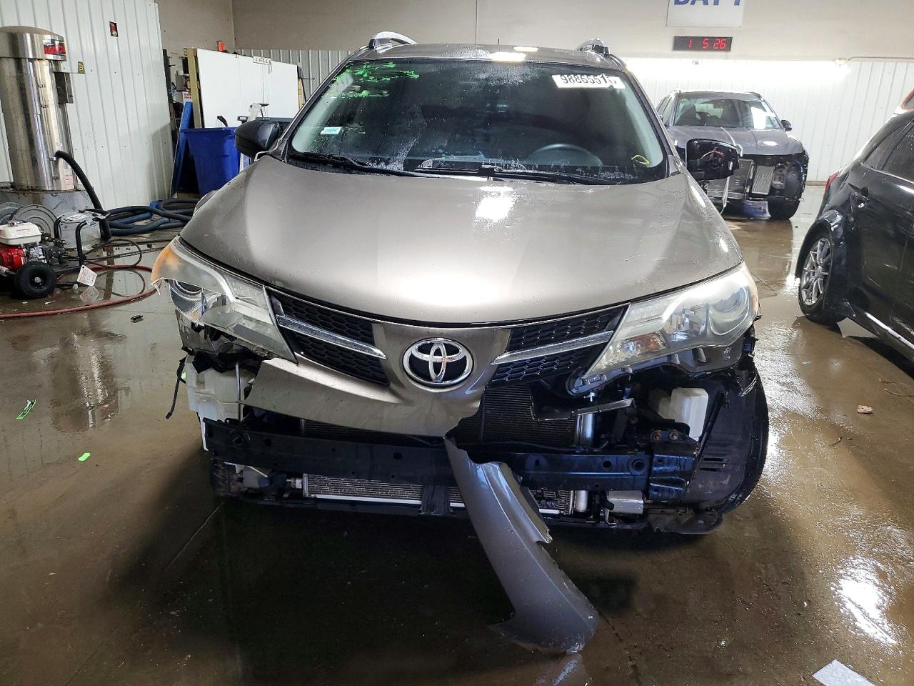 2015 TOYOTA RAV4 LE photo 5