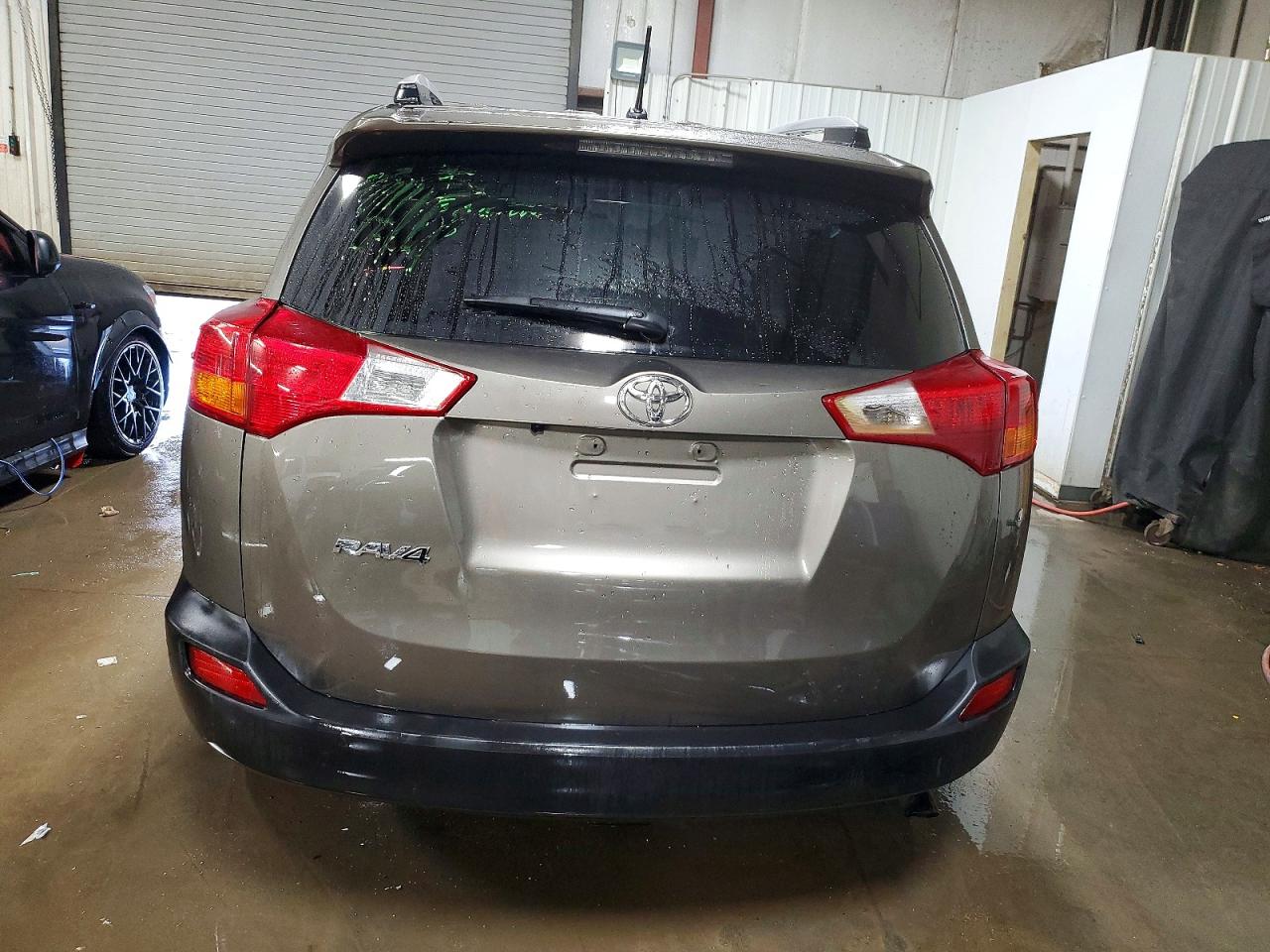 2015 TOYOTA RAV4 LE photo 6
