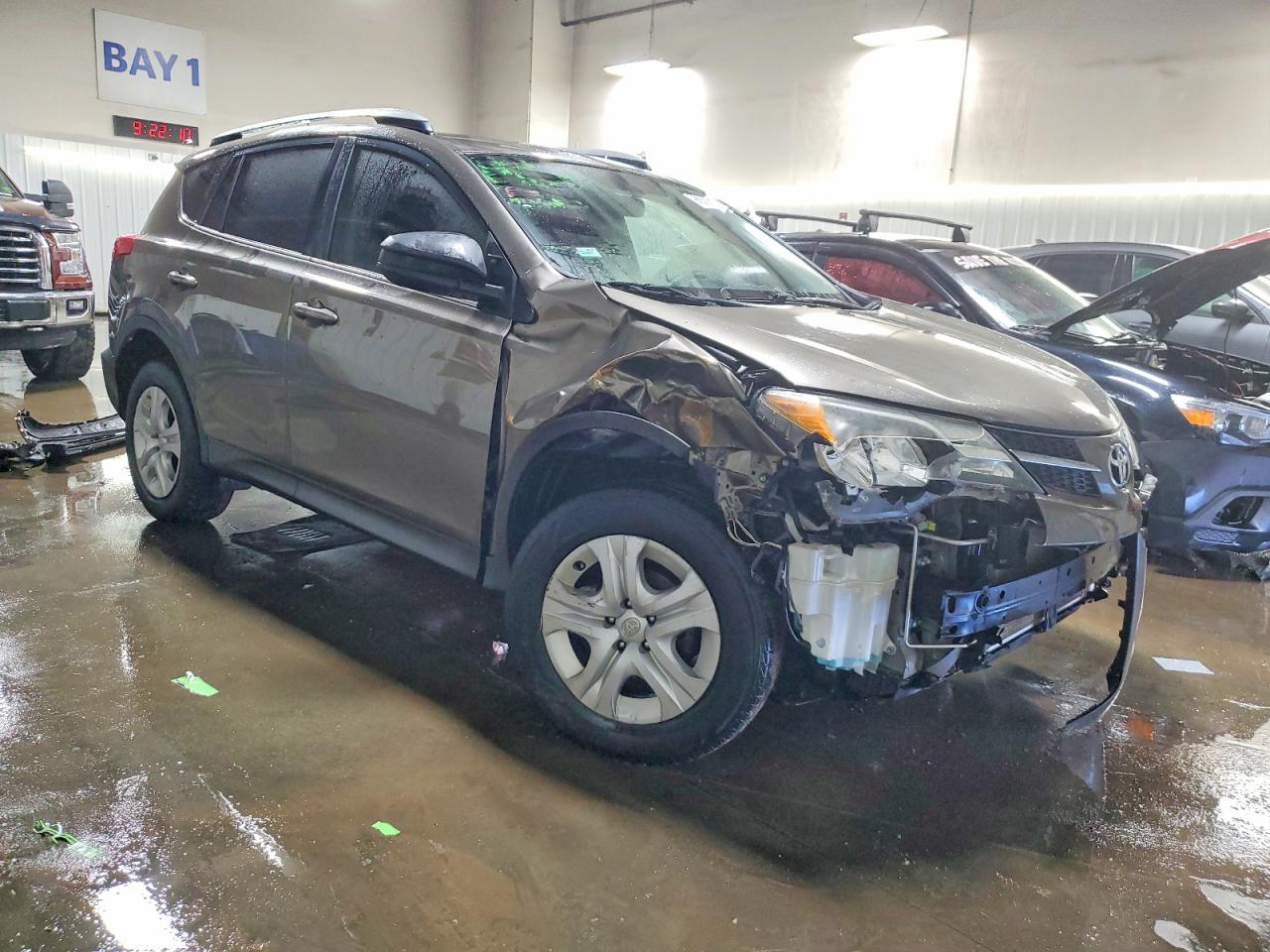 2015 TOYOTA RAV4 LE photo 4
