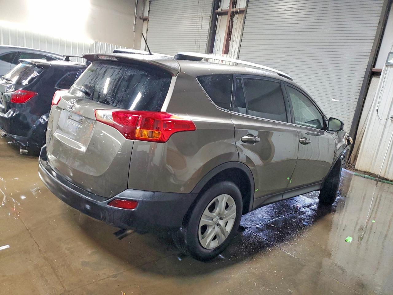 2015 TOYOTA RAV4 LE photo 3