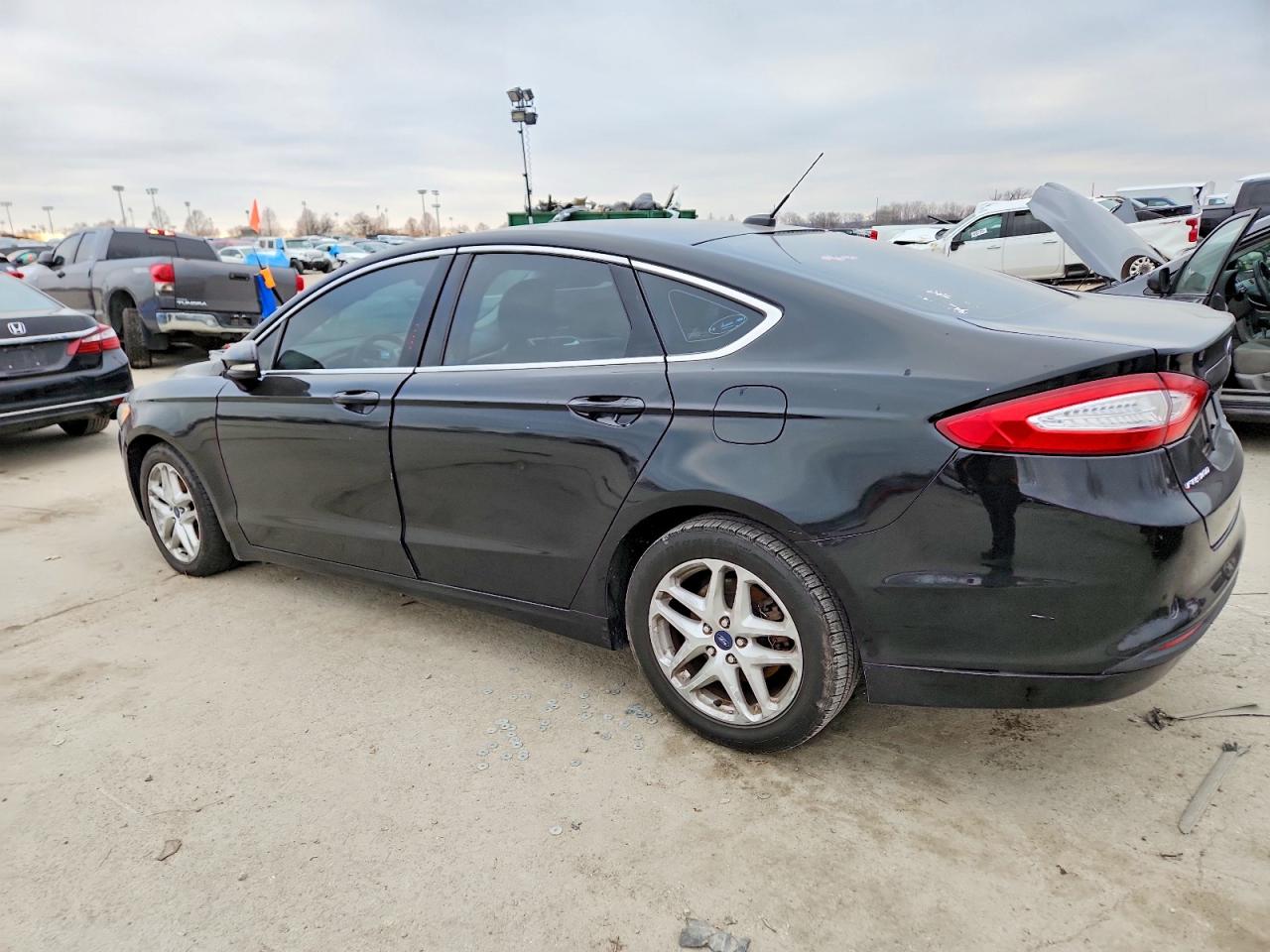 2016 FORD FUSION SE photo 2