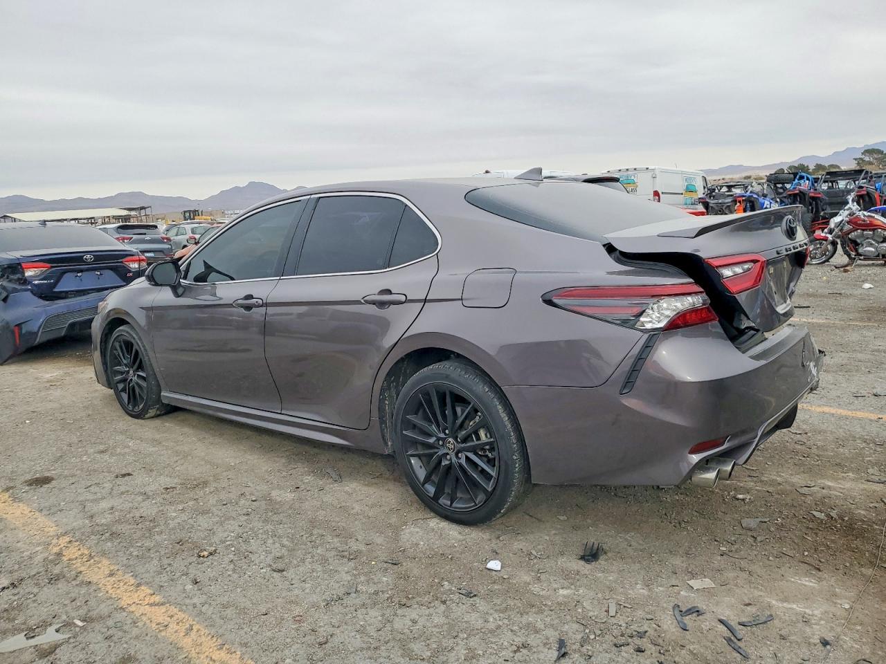 2022 TOYOTA CAMRY XSE photo 2