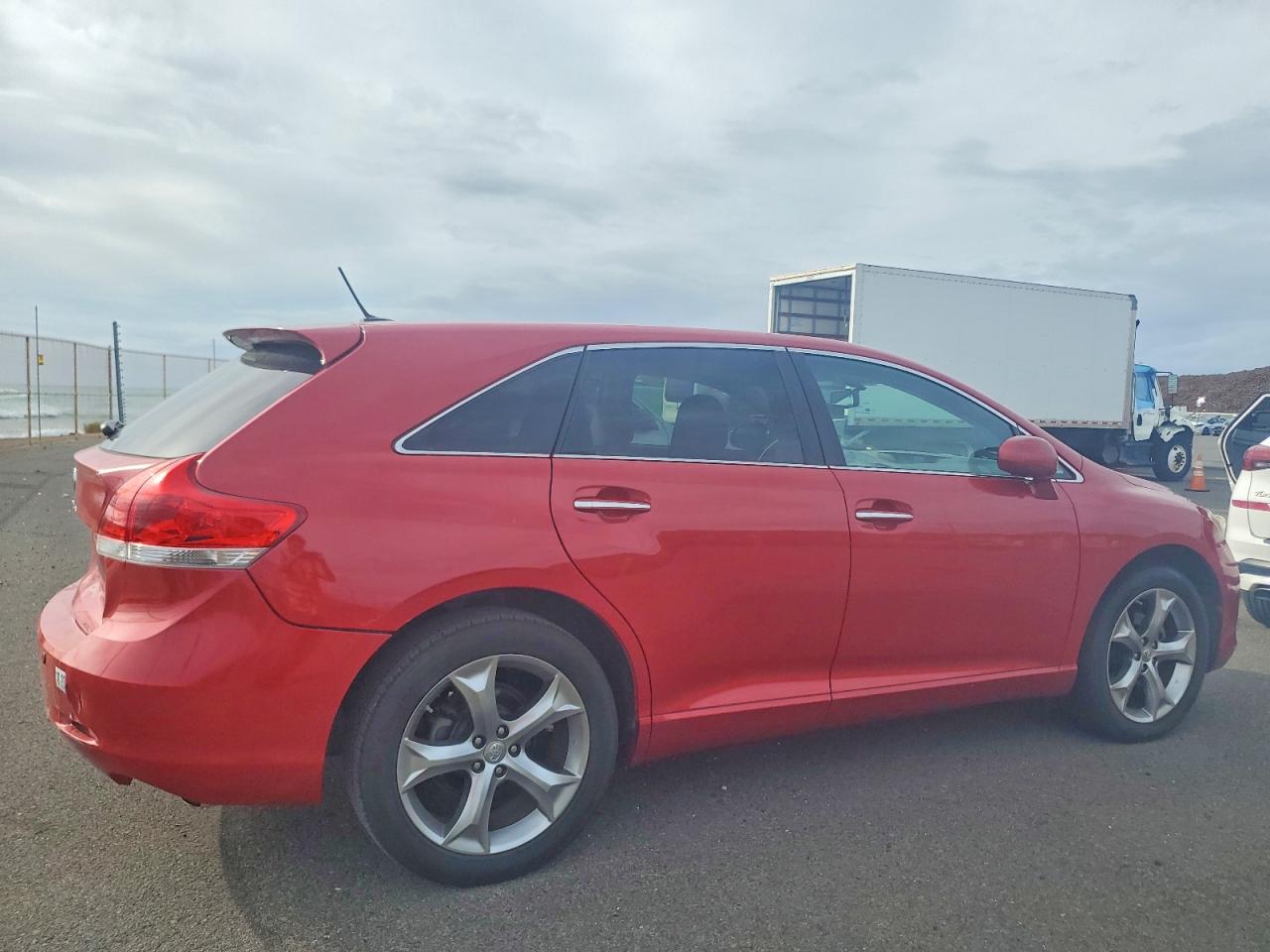 2011 TOYOTA VENZA photo 3