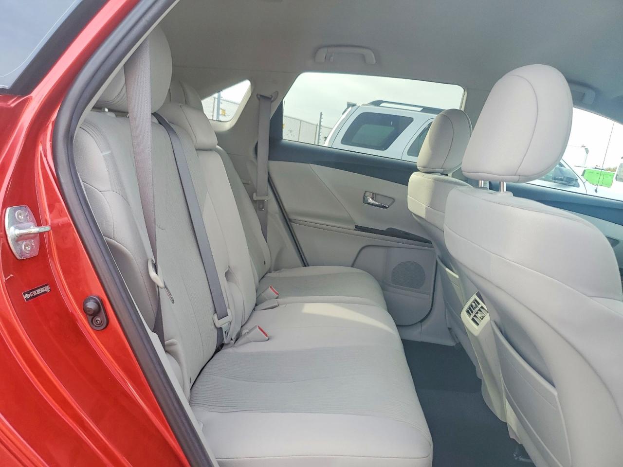 2011 TOYOTA VENZA photo 11