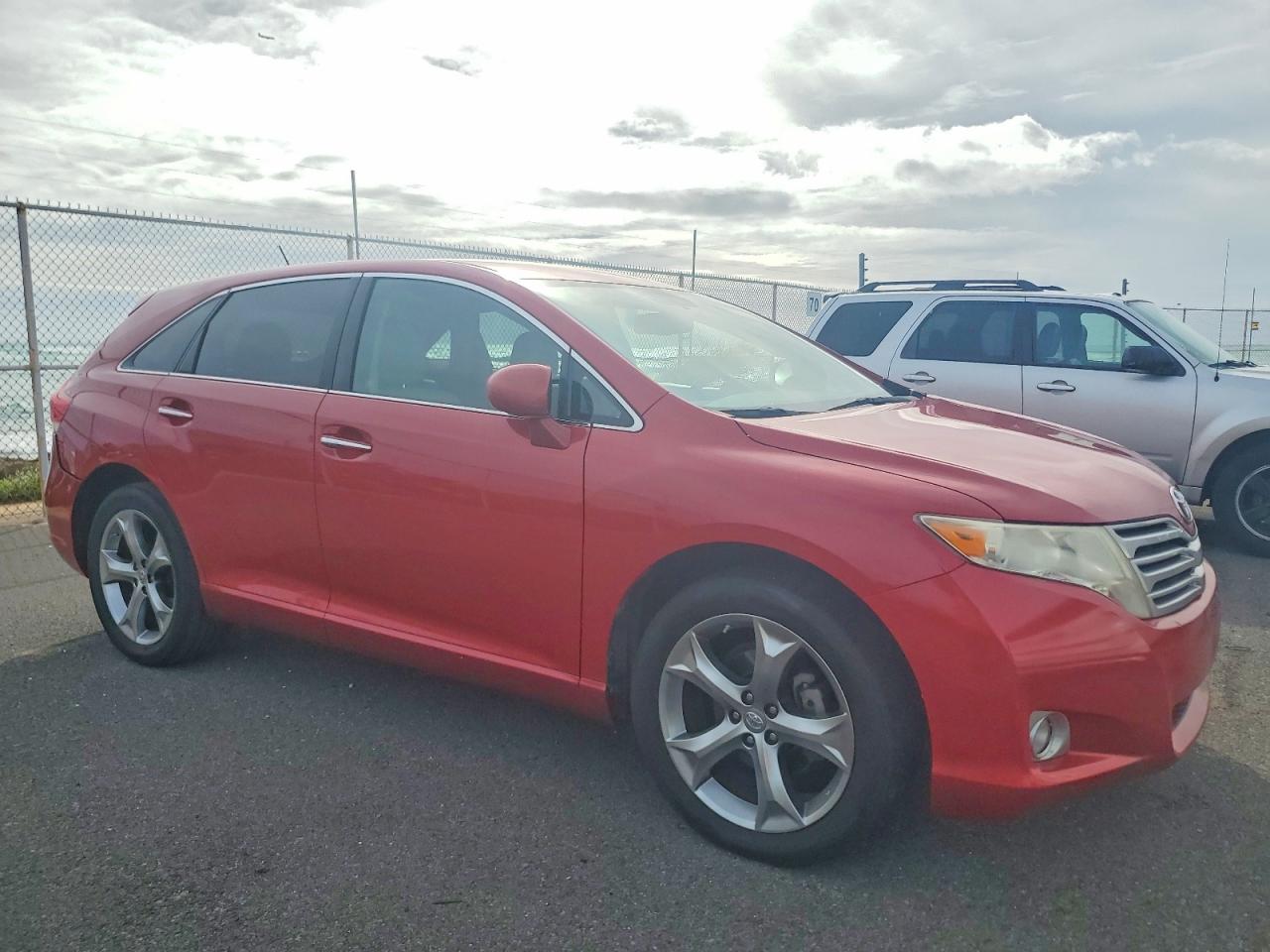 2011 TOYOTA VENZA photo 4