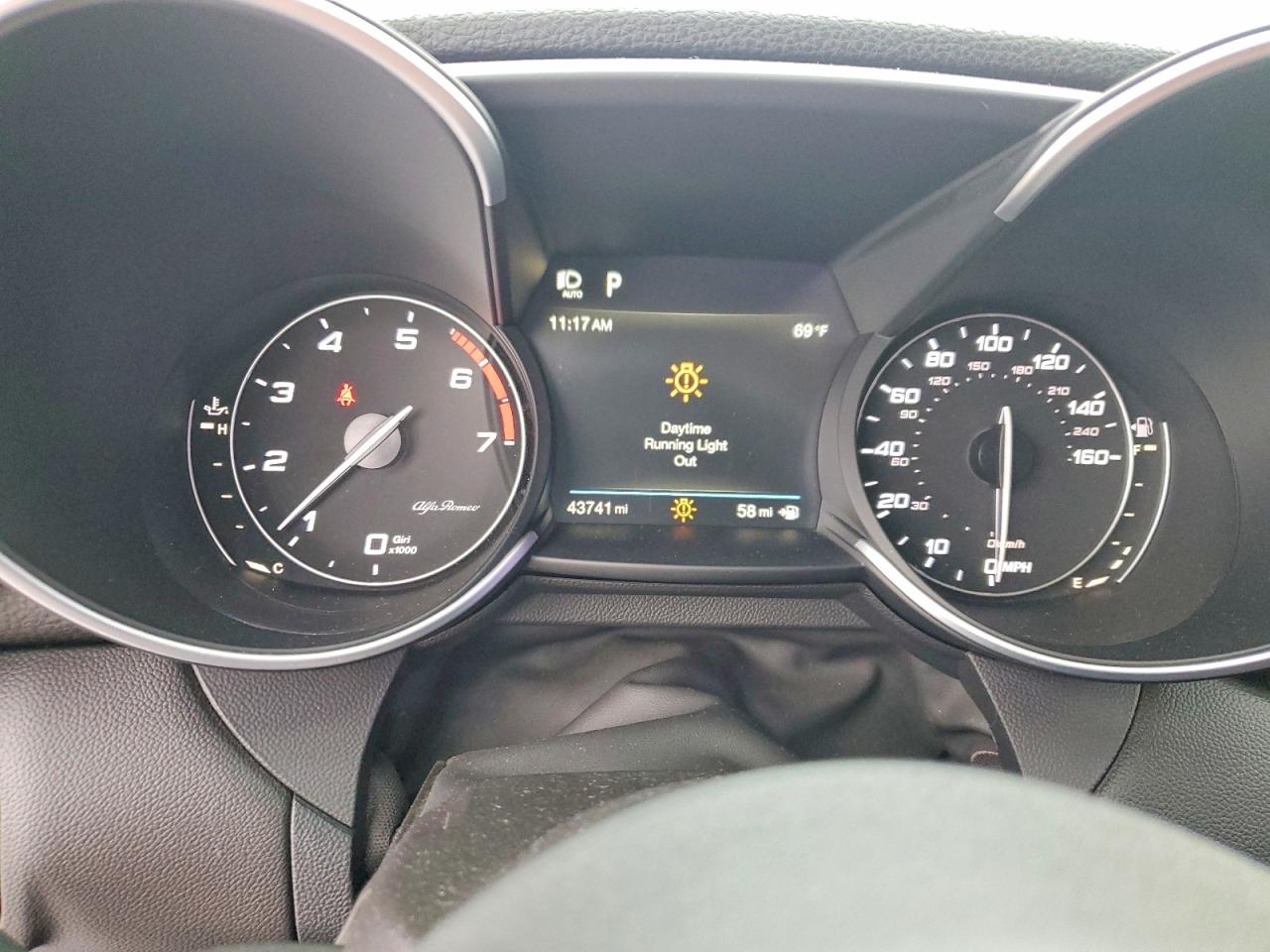 2019 ALFA ROMEO GIULIA TI photo 9
