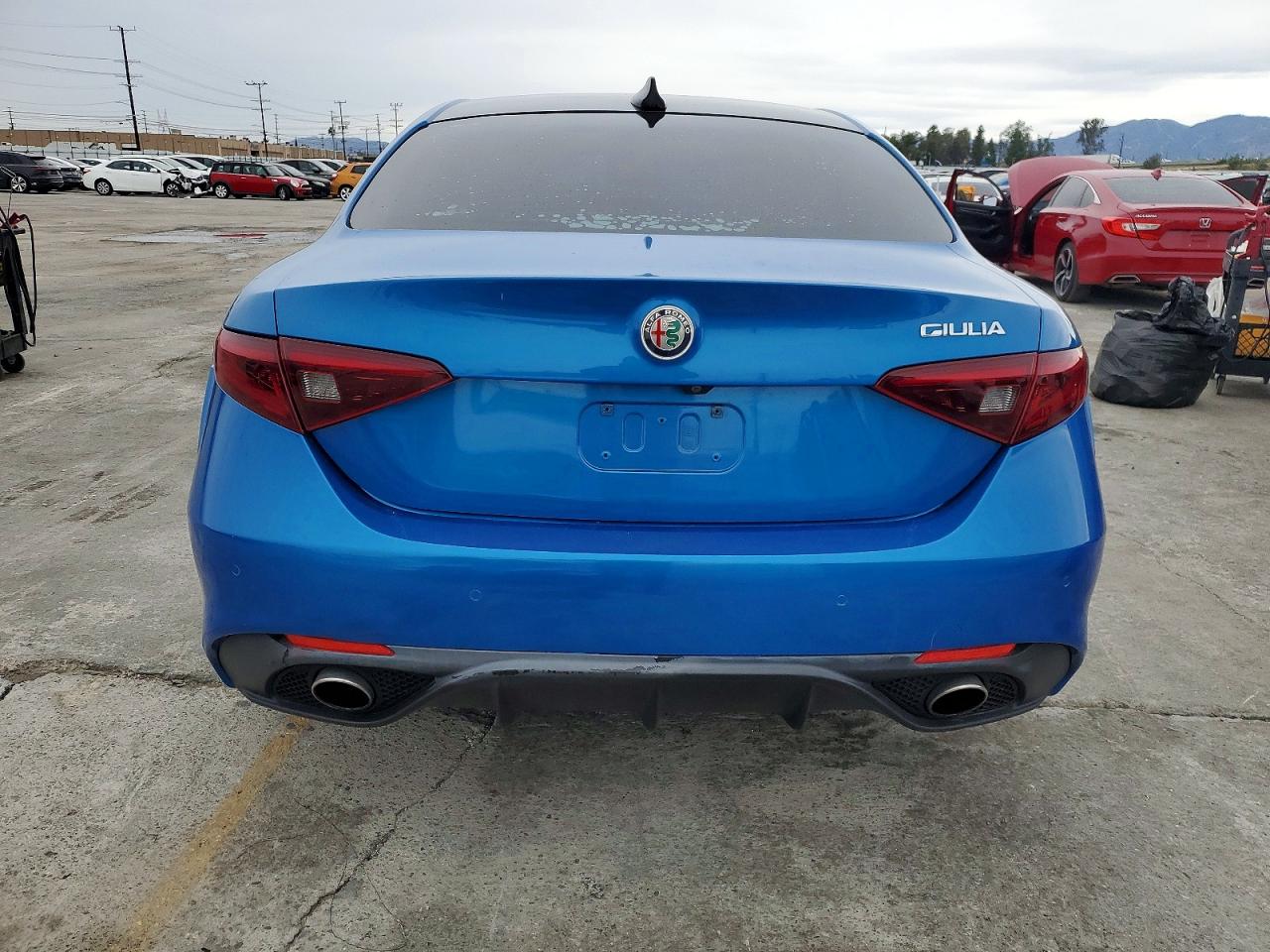 2019 ALFA ROMEO GIULIA TI photo 6
