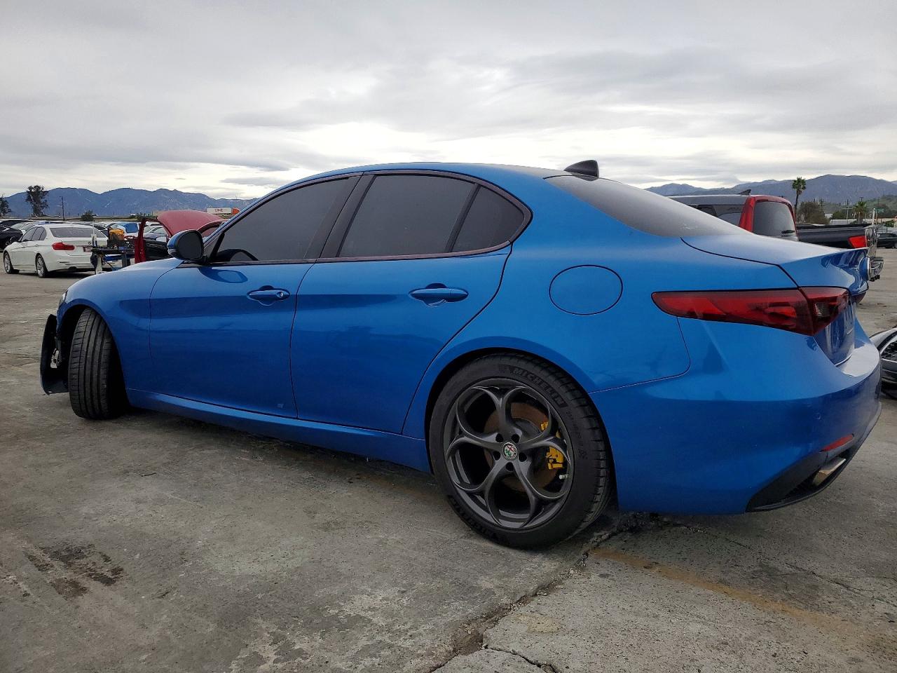 2019 ALFA ROMEO GIULIA TI photo 2