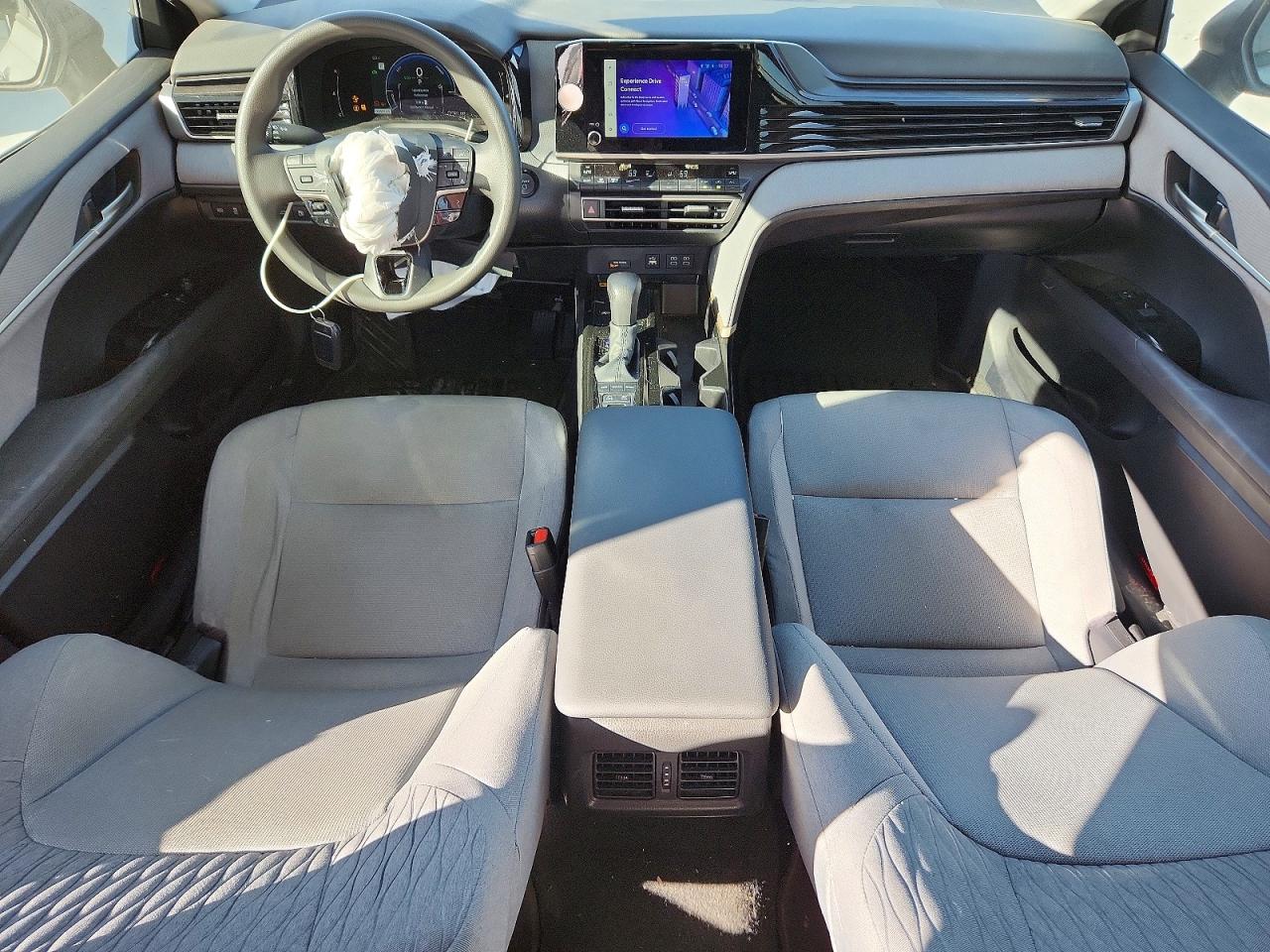 2025 TOYOTA CAMRY XSE photo 8