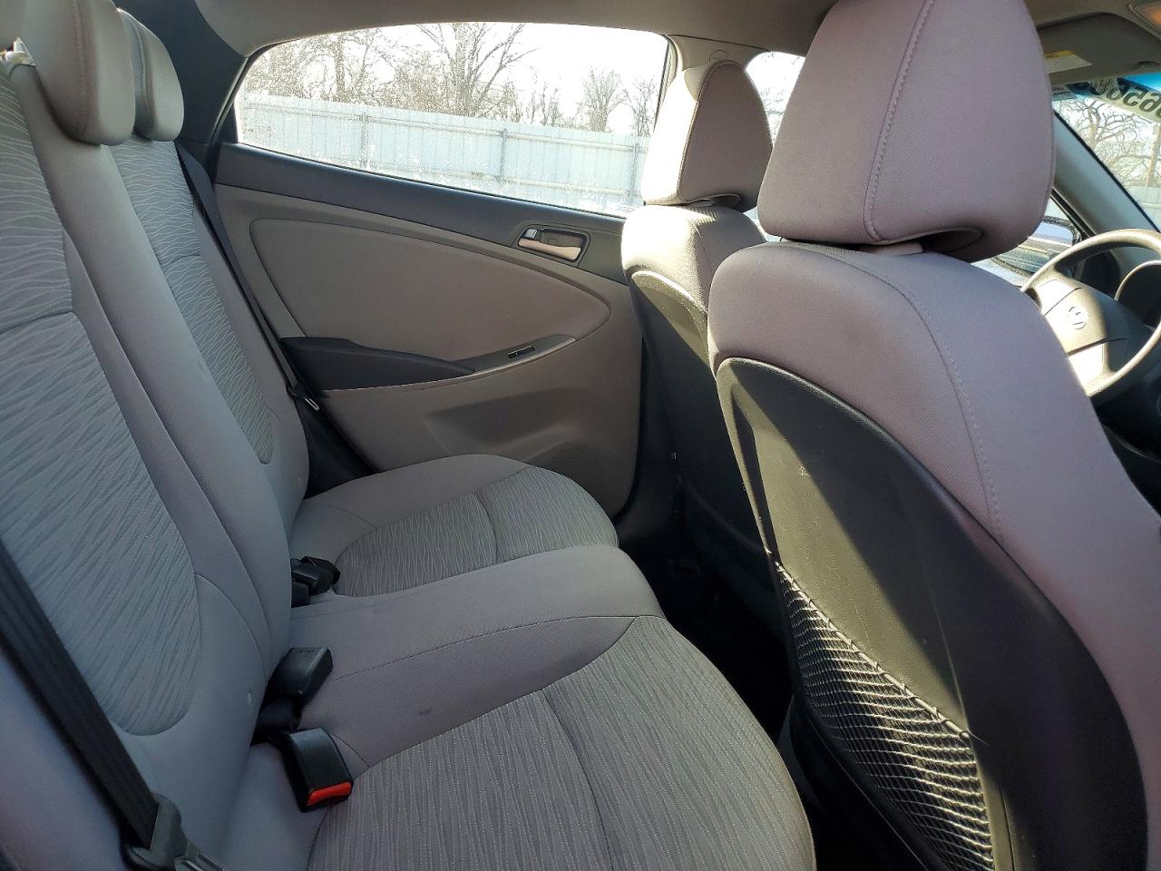 2017 HYUNDAI ACCENT SE photo 10