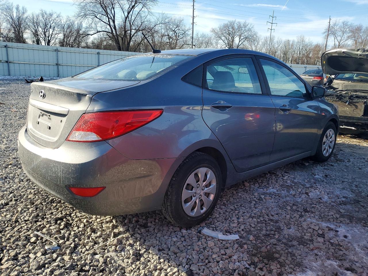 2017 HYUNDAI ACCENT SE photo 3