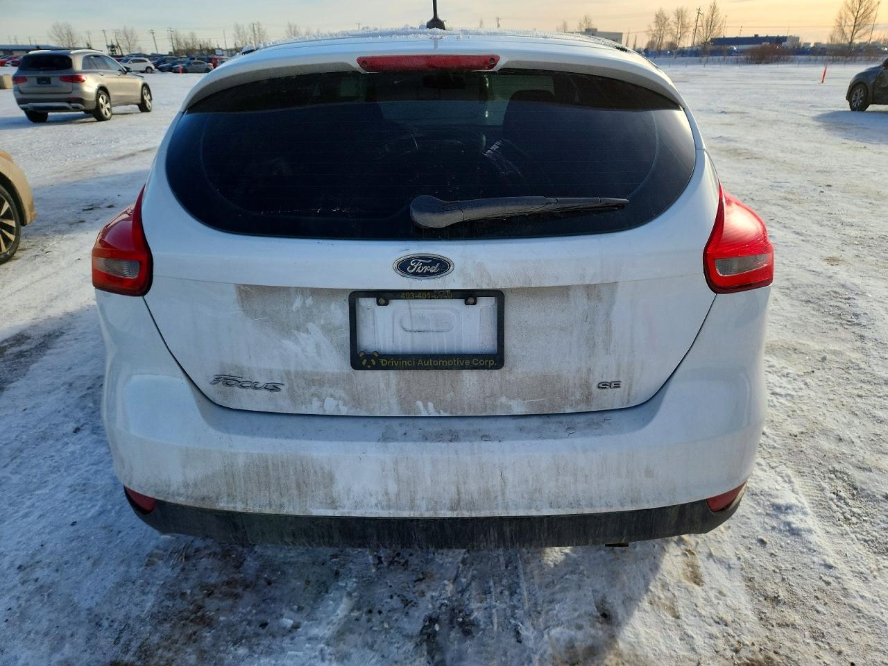 2017 FORD FOCUS SE photo 6