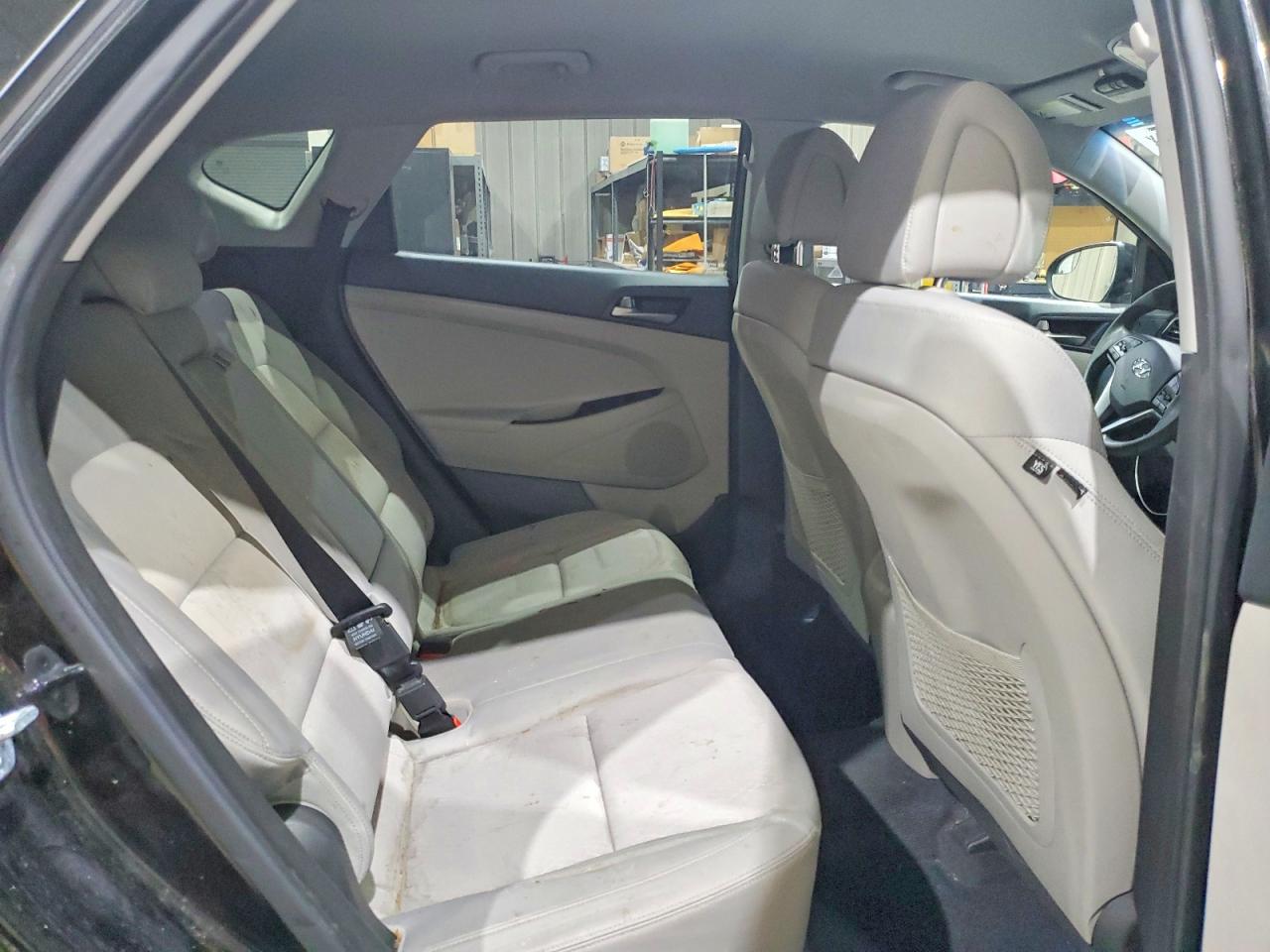 2018 HYUNDAI TUCSON SE photo 11