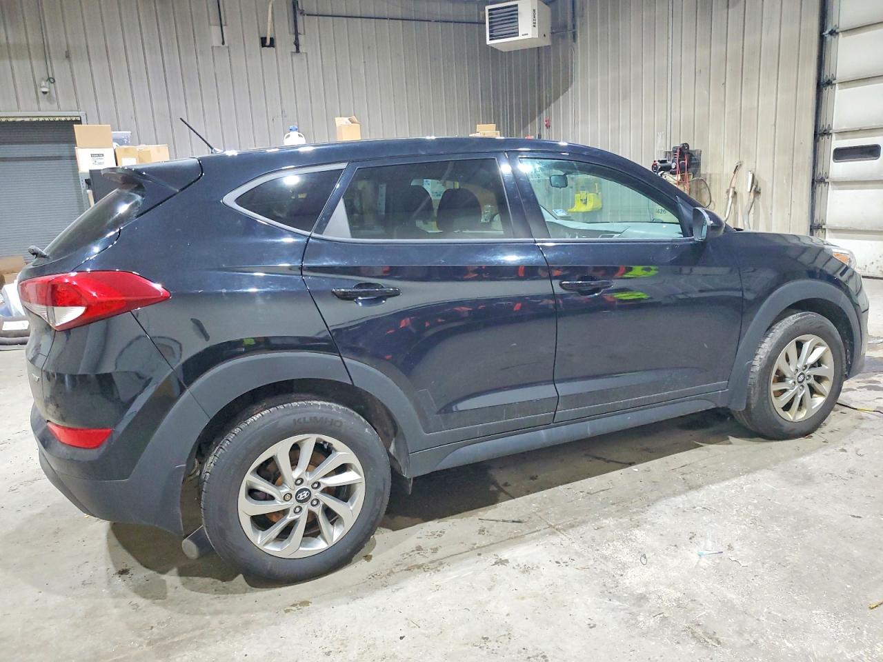 2018 HYUNDAI TUCSON SE photo 3