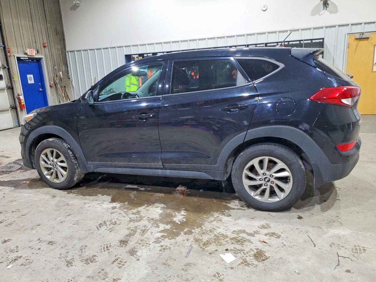 2018 HYUNDAI TUCSON SE photo 2