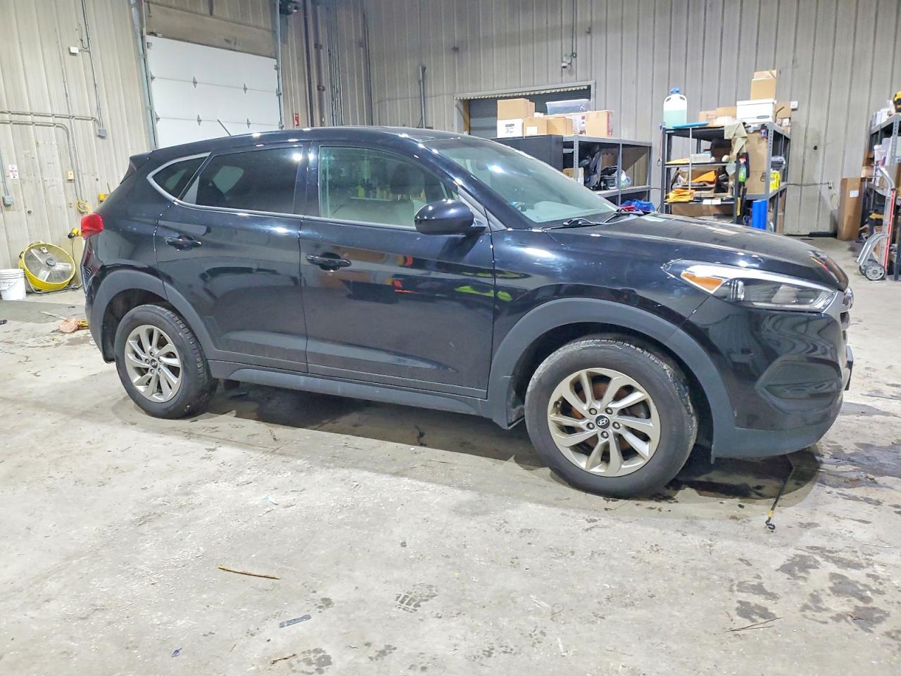 2018 HYUNDAI TUCSON SE photo 4