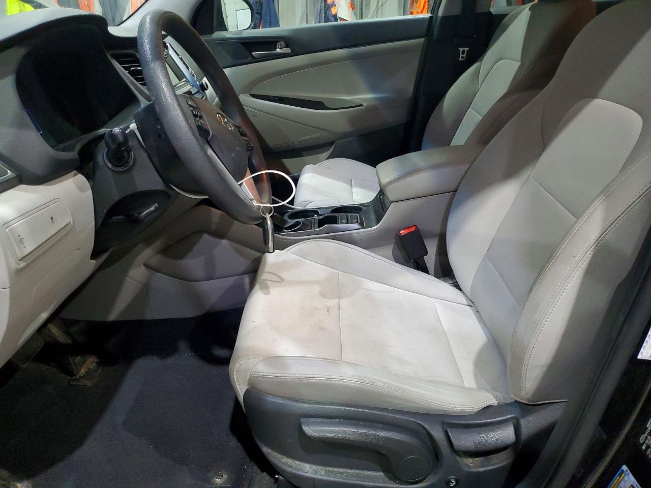 2018 HYUNDAI TUCSON SE photo 7