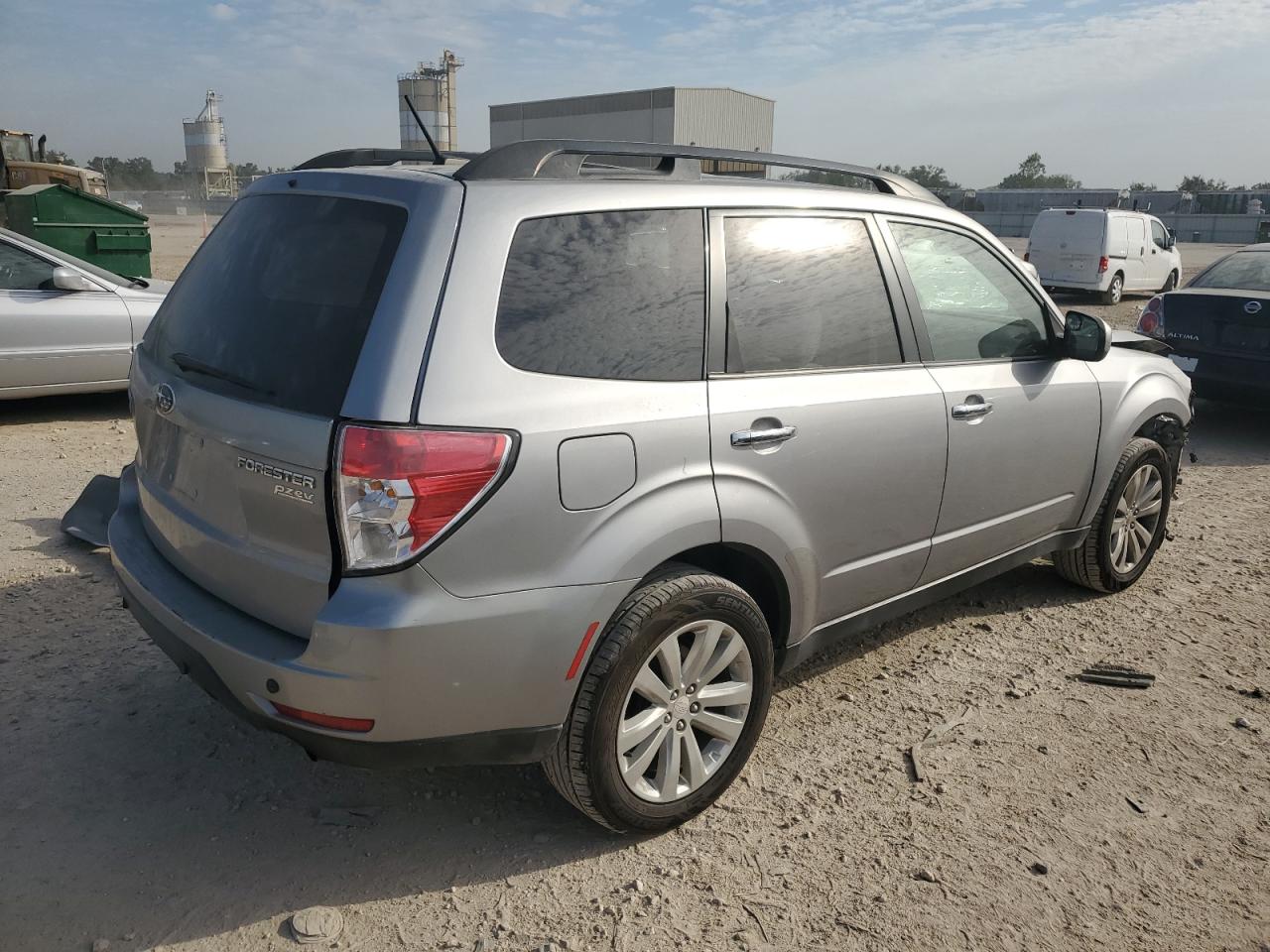 2011 SUBARU FORESTER 2.5X PREMIUM photo 5