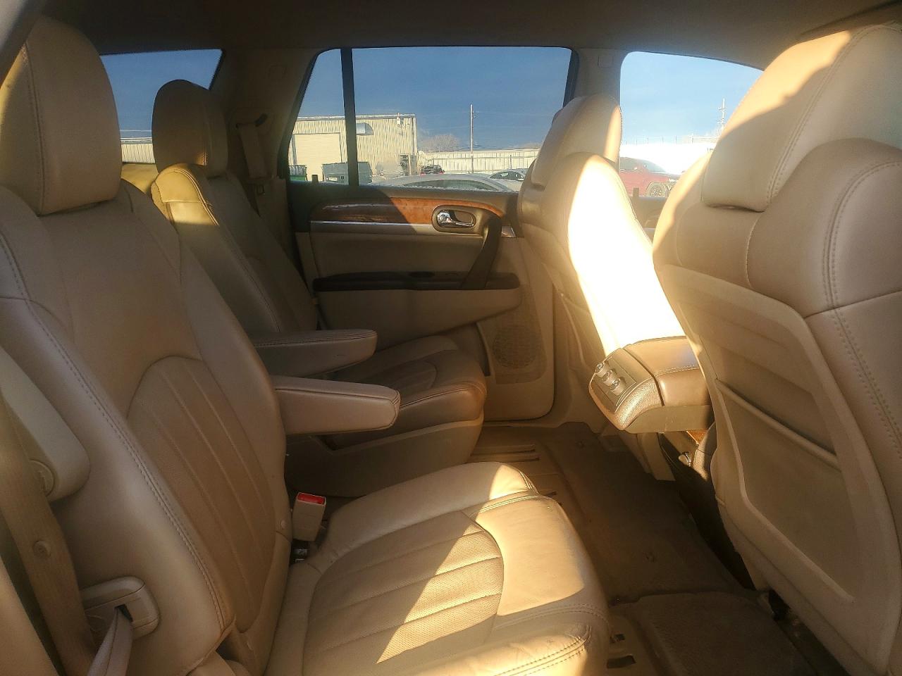 2011 BUICK ENCLAVE CXL photo 11
