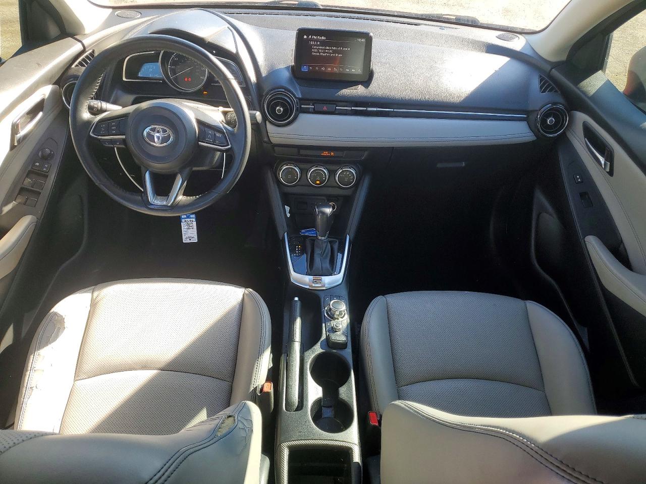 2019 TOYOTA YARIS L photo 8