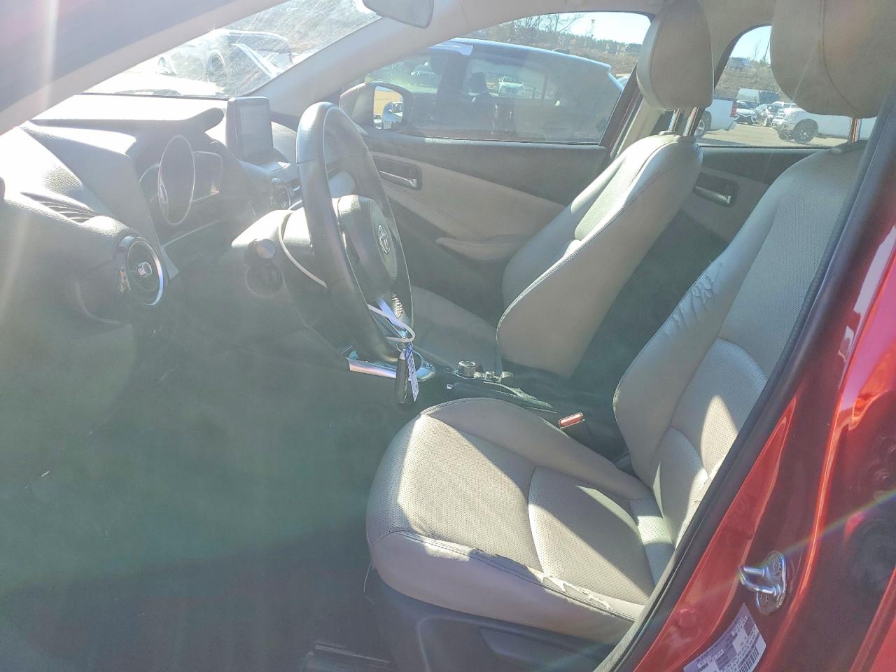 2019 TOYOTA YARIS L photo 7