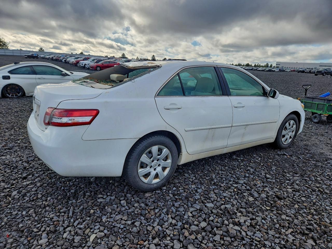 2010 TOYOTA CAMRY BASE photo 5