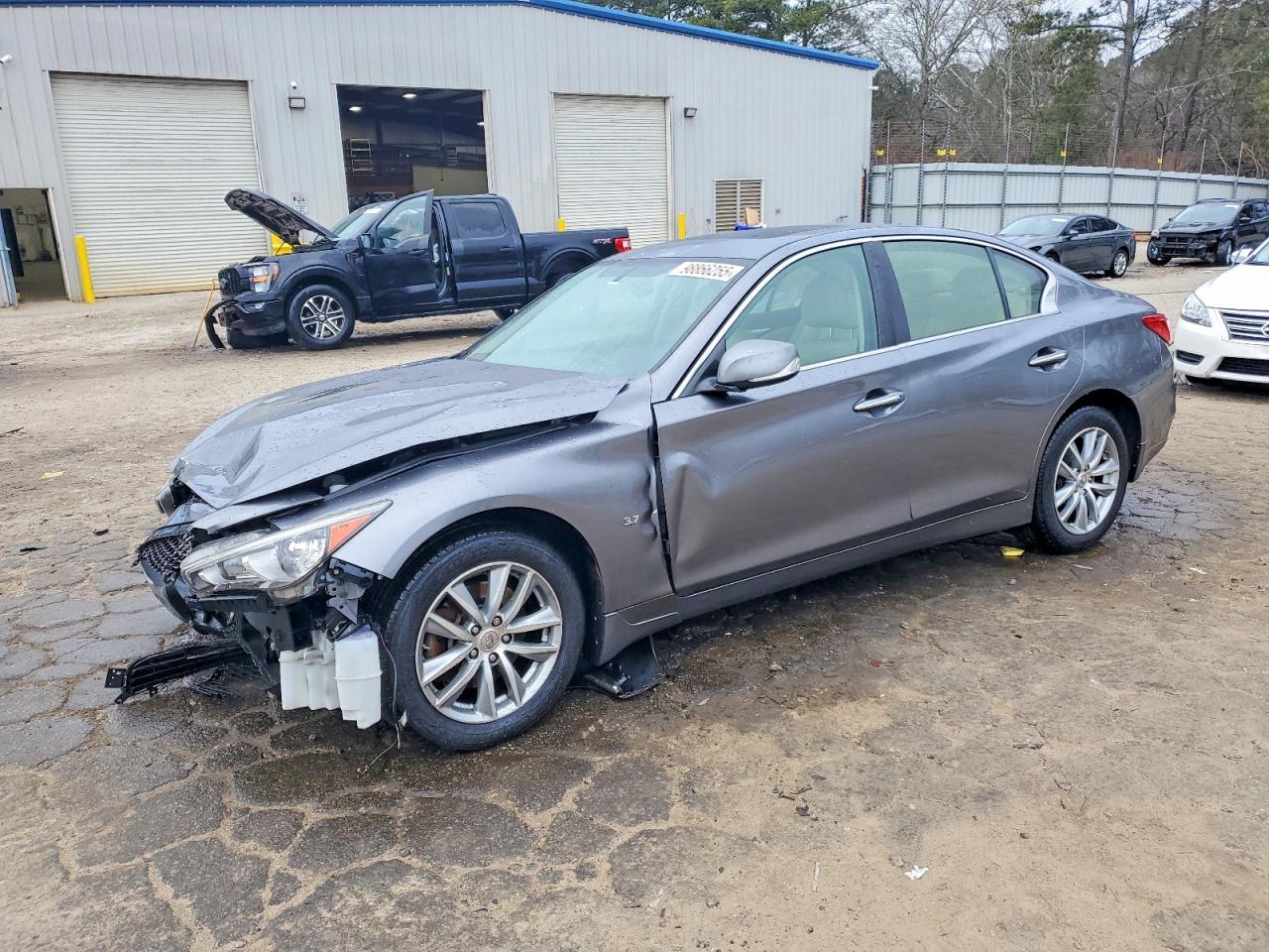 2015 INFINITI Q50