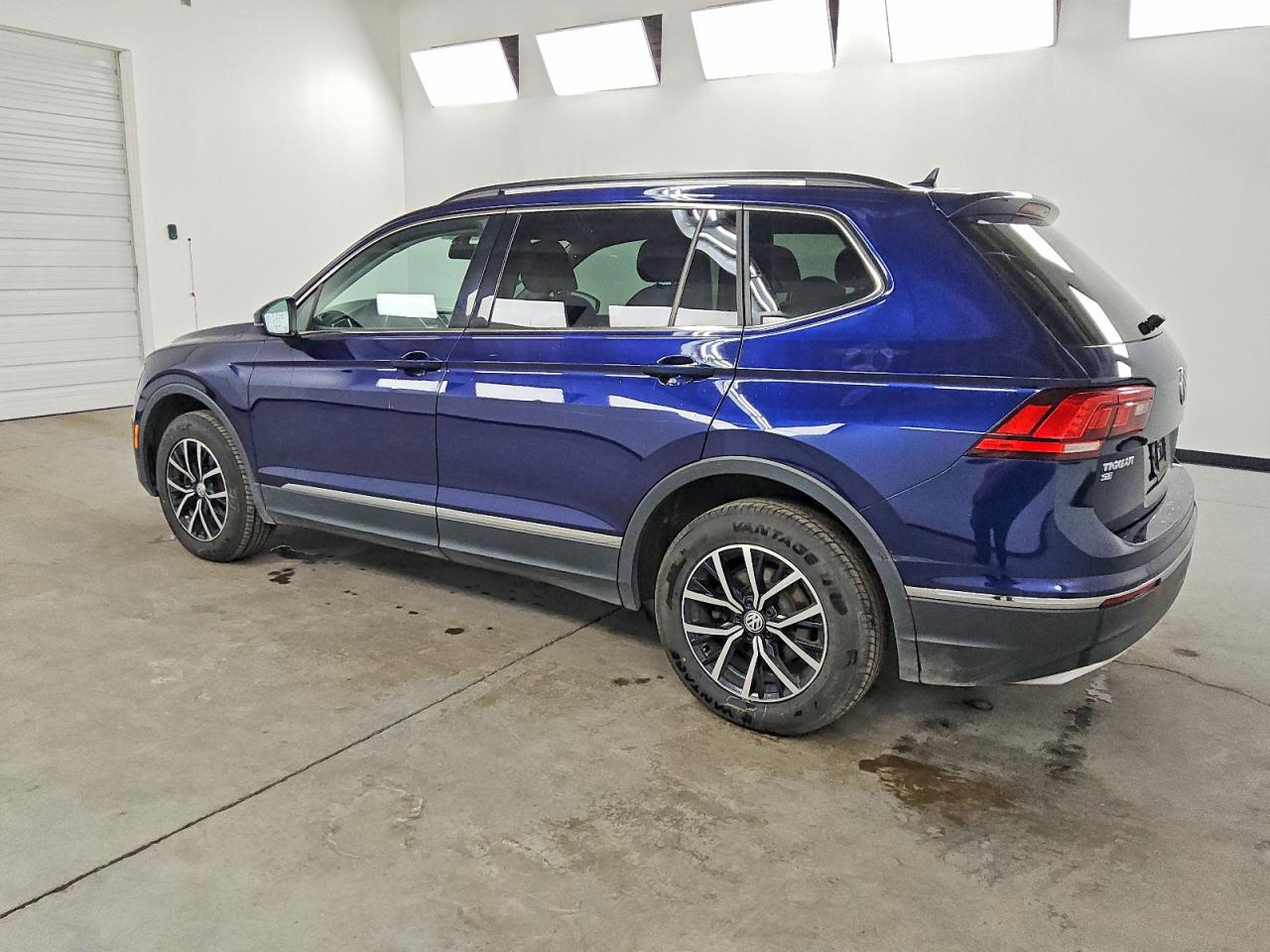 2021 VOLKSWAGEN TIGUAN SE photo 3