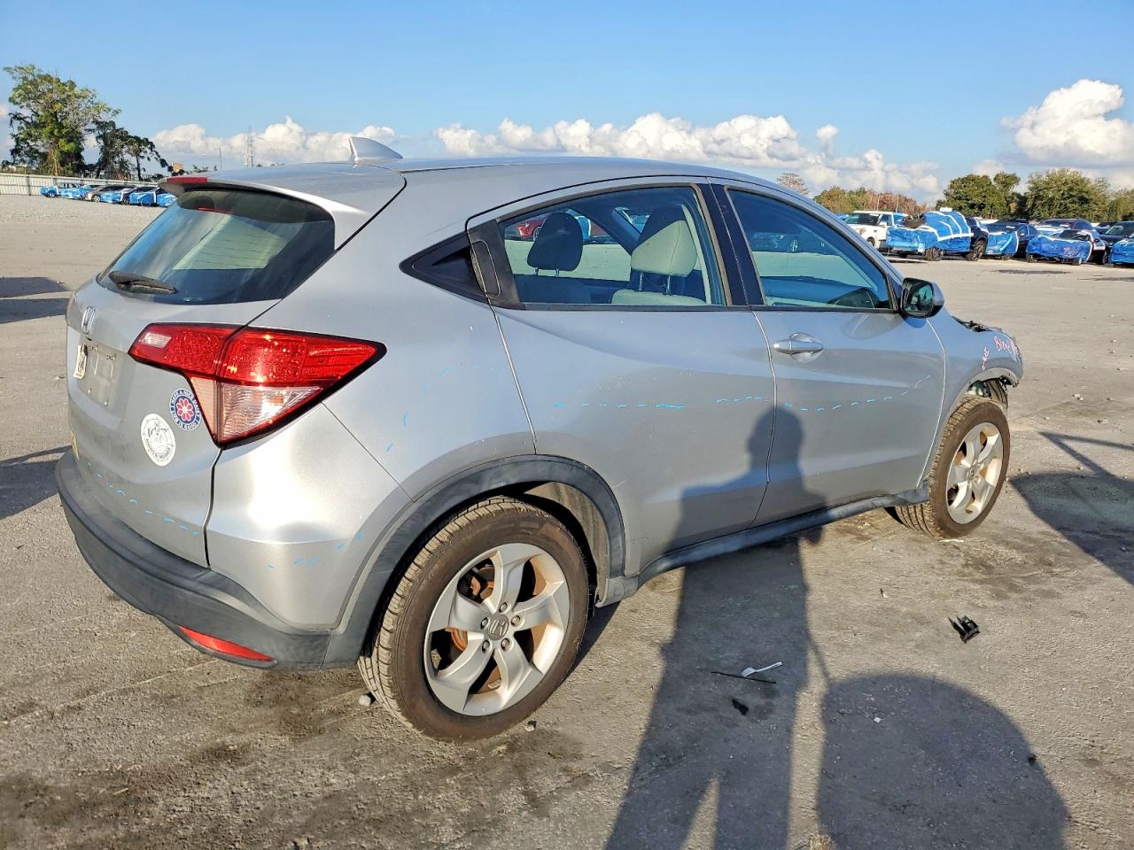 2016 HONDA HR-V LX photo 3