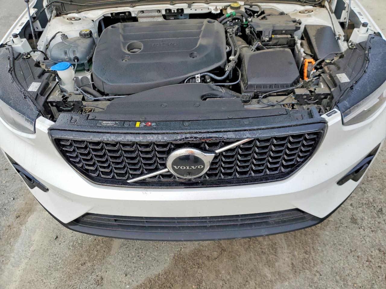 2024 VOLVO XC40 PLUS photo 12