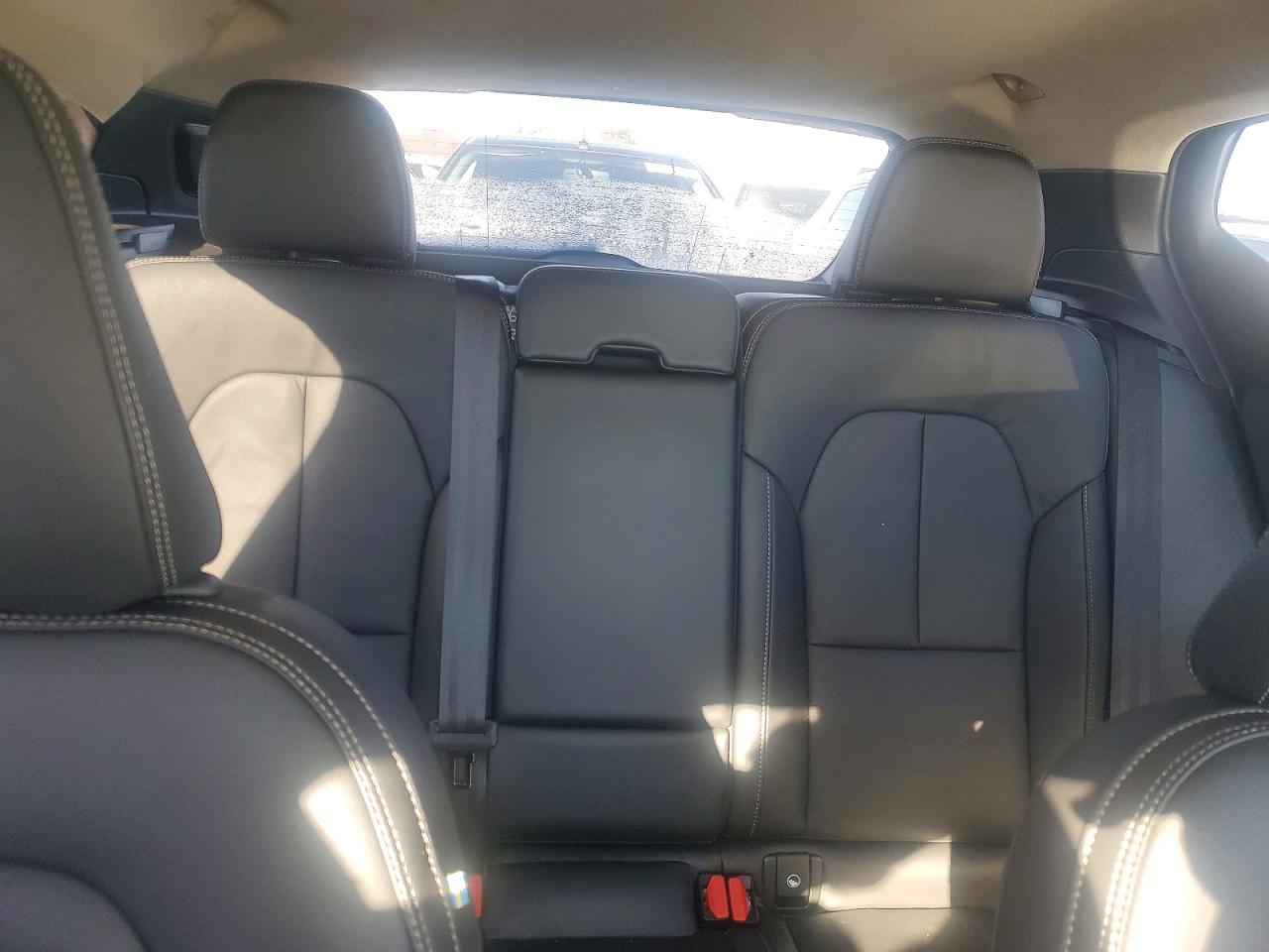 2024 VOLVO XC40 PLUS photo 10
