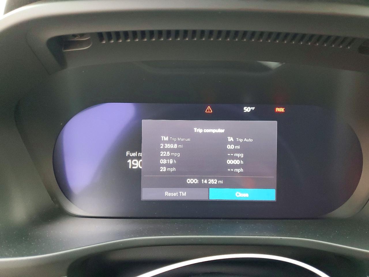 2024 VOLVO XC40 PLUS photo 9