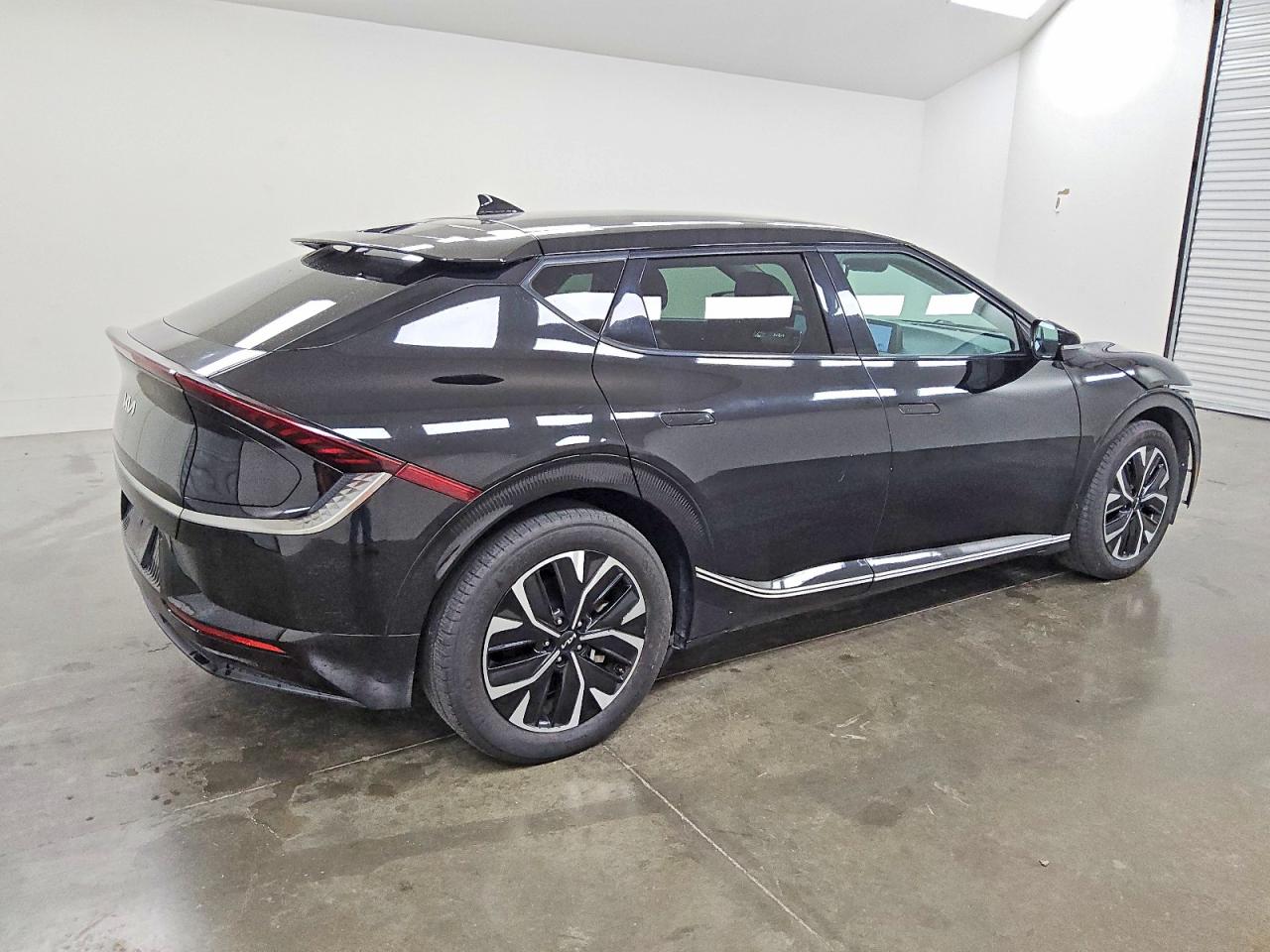 2023 KIA EV6 LIGHT photo 7
