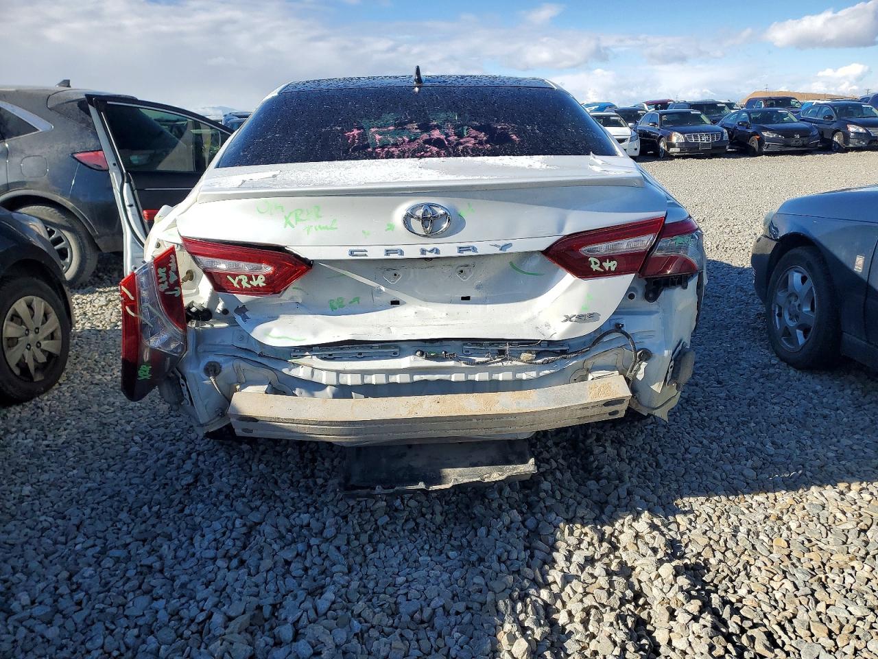 2018 TOYOTA CAMRY XSE photo 11