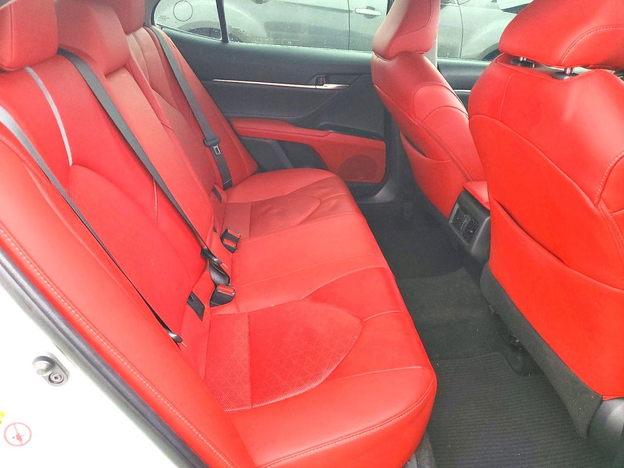 2018 TOYOTA CAMRY XSE photo 19