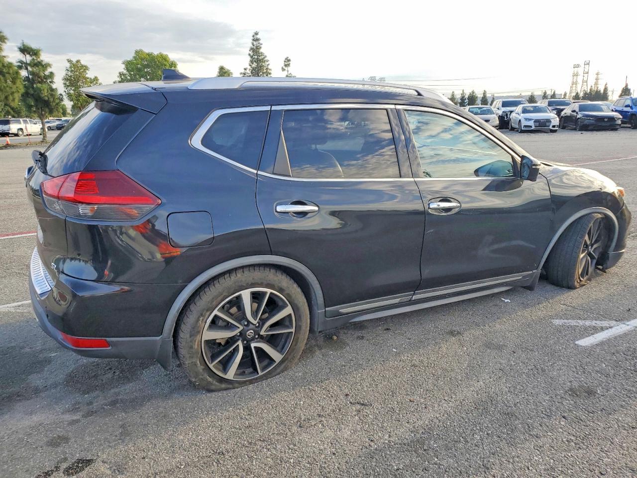 2018 NISSAN ROGUE S photo 3