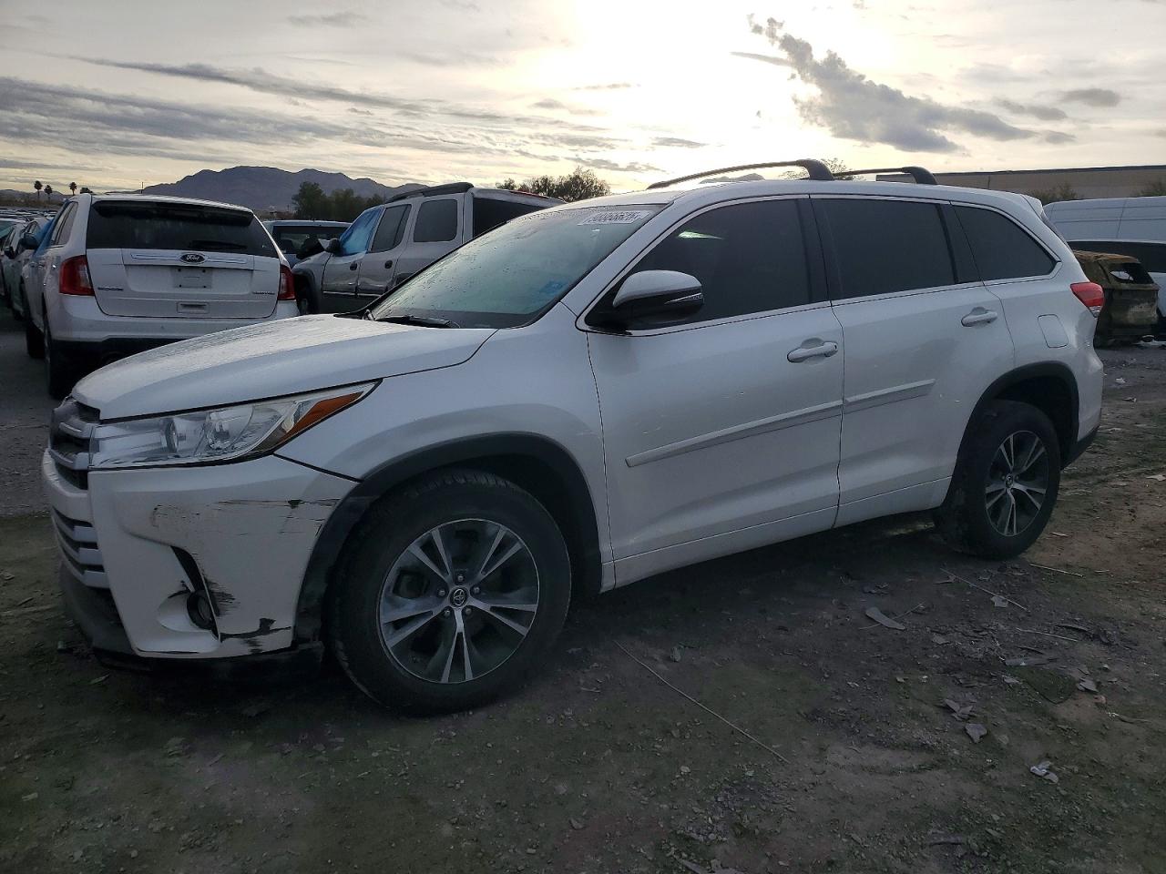 2017 TOYOTA HIGHLANDER